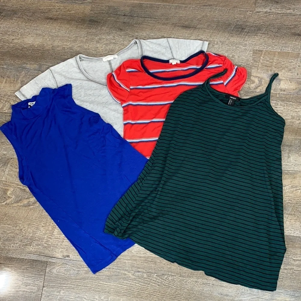 Bundle of size small women’s tops